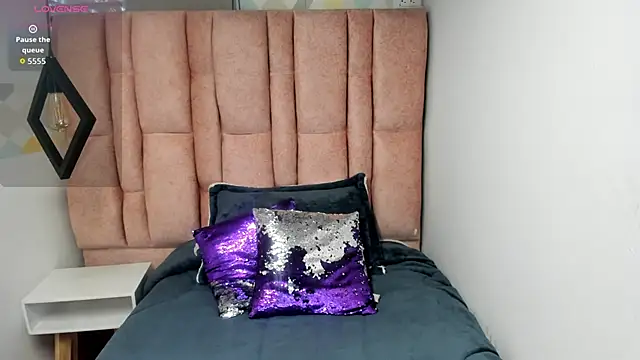 Issa Milf   online show from February 19, 2:13 pm