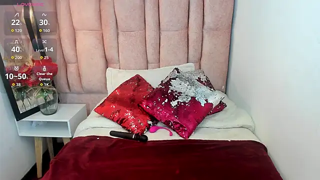Snapshot of Issa_Milf__ chatting on July 2, 1:28 pm Issa Milf online show from July 2, 1:28 pm
