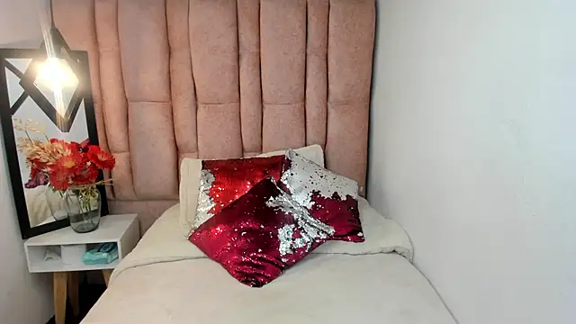 Snapshot of Issa_Milf__ chatting on July 16, 4:02 pm Issa Milf online show from July 16, 4:02 pm
