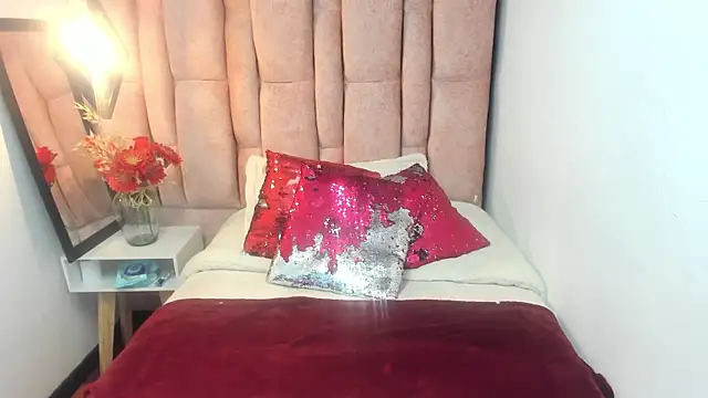 Snapshot of Issa_Milf__ chatting on July 25, 1:30 pm Issa Milf online show from July 25, 1:30 pm