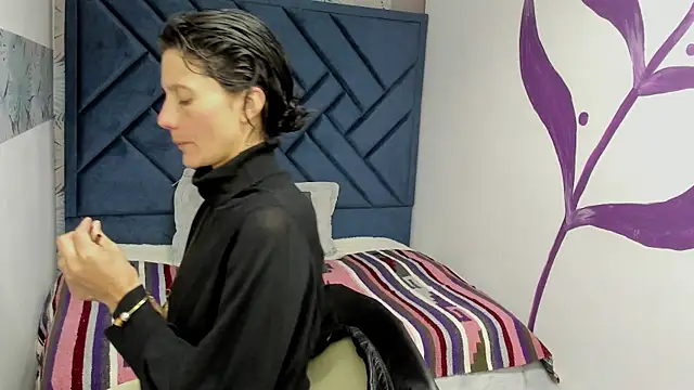 Snapshot of Valery_More__ chatting on November 6, 12:17 pm Valery More online show from November 6, 12:17 pm