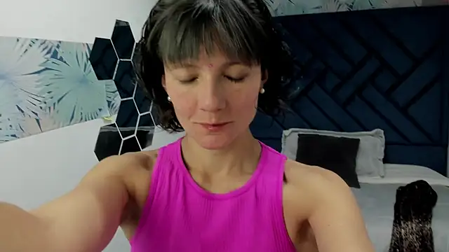 Snapshot of Valery_More__ chatting on November 18, 12:31 pm Valery More online show from November 18, 12:31 pm