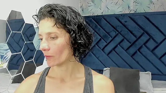 Snapshot of Valery_More__ chatting on November 24, 1:22 pm Valery More online show from November 24, 1:22 pm