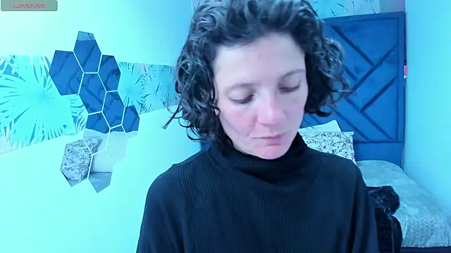 Snapshot of Valery_More__ chatting on December 15, 12:20 pm Valery More online show from December 15, 12:20 pm