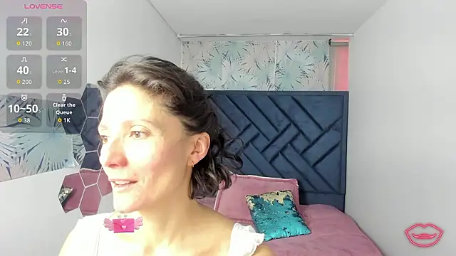 Valery More   online show from February 25, 1:10 pm