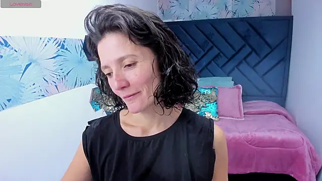 Valery More   online show from May 4, 1:07 pm