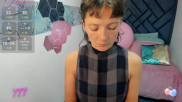 Valery More   online show from June 5, 1:06 pm
