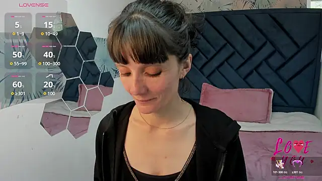 Snapshot of Valery_More__ chatting on June 29, 1:44 pm Valery More online show from June 29, 1:44 pm