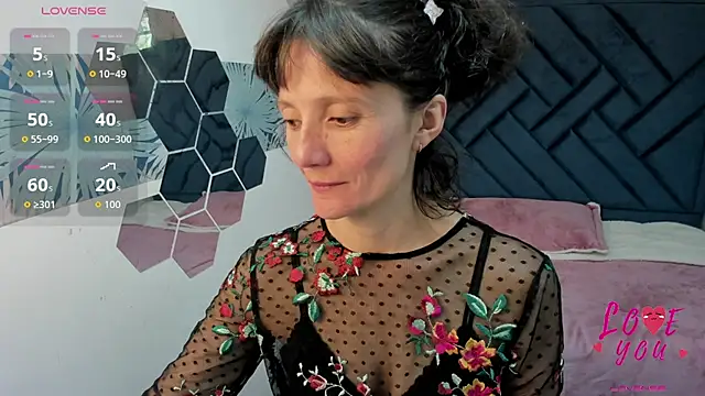 Snapshot of Valery_More__ chatting on July 2, 1:17 pm Valery More online show from July 2, 1:17 pm