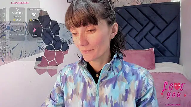 Snapshot of Valery_More__ chatting on July 11, 12:30 pm Valery More online show from July 11, 12:30 pm