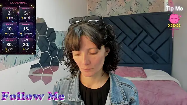 Snapshot of Valery_More__ chatting on July 24, 1:09 pm Valery More online show from July 24, 1:09 pm