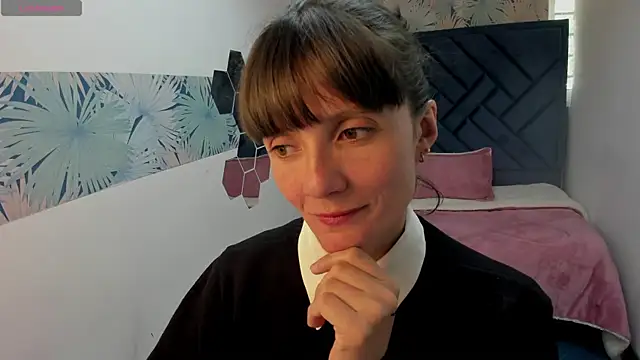Snapshot of Valery_More__ chatting on July 31, 3:11 pm Valery More online show from July 31, 3:11 pm