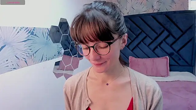 Snapshot of Valery_More__ chatting on August 3, 1:27 pm Valery More online show from August 3, 1:27 pm
