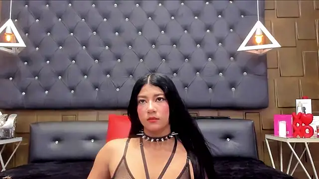 Snapshot of AmbarMonroe chatting on April 27, 11:30 am AmbarMonroe online show from April 27, 11:30 am