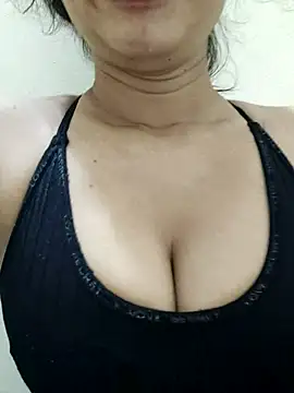 Snapshot of Meenu_rani6 chatting on July 31, 5:34 pm Meenu rani6 online show from July 31, 5:34 pm