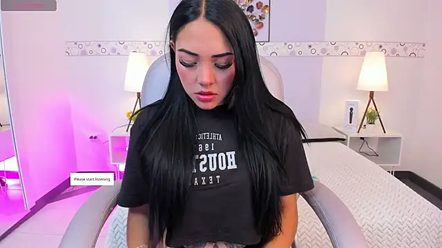 Snapshot of AndreaG_ chatting on November 20, 8:30 pm AndreaG online show from November 20, 8:30 pm