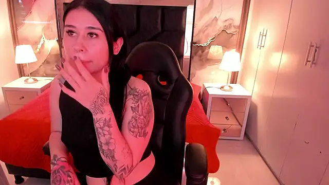 SusanVilla online show from January 6, 7:39 pm