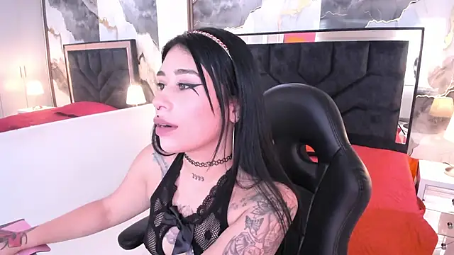Snapshot of SusanVilla chatting on May 9, 7:41 pm SusanVilla online show from May 9, 7:41 pm