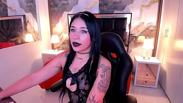 Snapshot of SusanVilla chatting on May 25, 7:53 pm SusanVilla online show from May 25, 7:53 pm