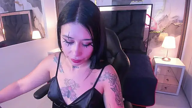 Snapshot of SusanVilla chatting on June 16, 8:11 pm SusanVilla online show from June 16, 8:11 pm