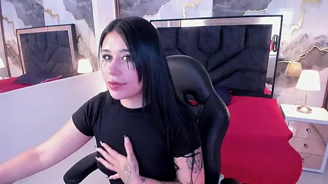 Snapshot of SusanVilla chatting on June 23, 8:18 pm SusanVilla online show from June 23, 8:18 pm