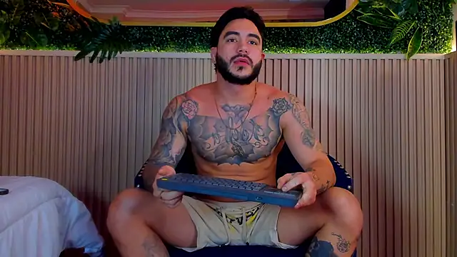 Snapshot of Dante_Dimarco chatting on October 12, 11:04 pm Dante Dimarco online show from October 12, 11:04 pm