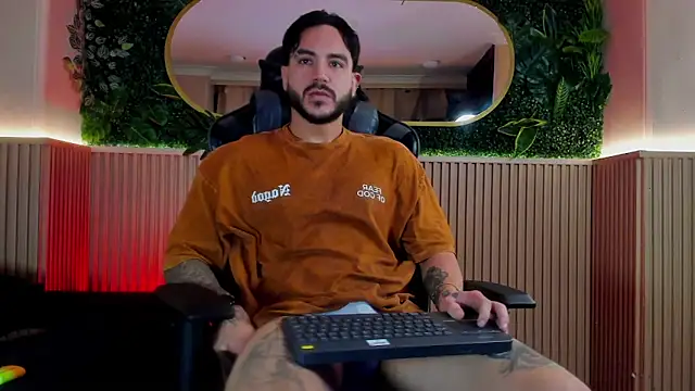 Snapshot of Dante_Dimarco chatting on December 16, 11:10 pm Dante Dimarco online show from December 16, 11:10 pm