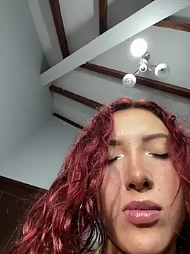 Snapshot of SelenaRouge1 chatting on January 15, 4:06 am SelenaRouge1 online show from January 15, 4:06 am