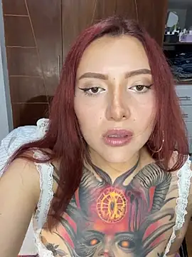 Snapshot of SelenaRouge1 chatting on January 17, 3:44 am SelenaRouge1 online show from January 17, 3:44 am