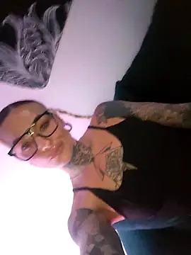 Snapshot of Peach420live chatting on December 3, 9:13 pm Peach420live online show from December 3, 9:13 pm