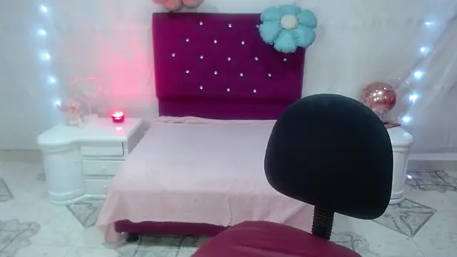 Snapshot of SaharaJohson chatting on October 11, 3:39 am SaharaJohson online show from October 11, 3:39 am