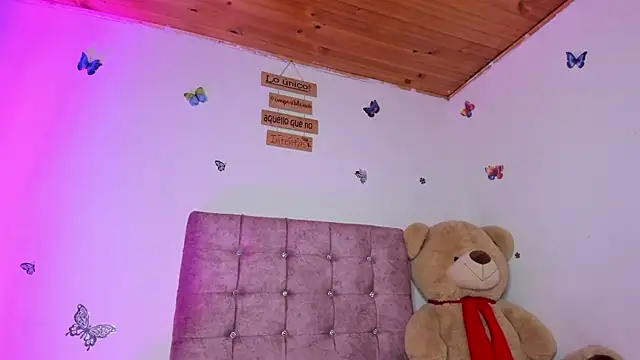 Lia Roses3x online show from July 18, 2:27 am
