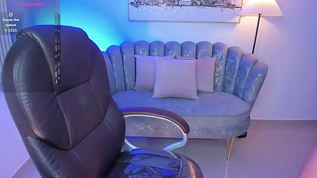 Snapshot of zharaa_fox chatting on May 23, 4:50 am zharaa fox online show from May 23, 4:50 am