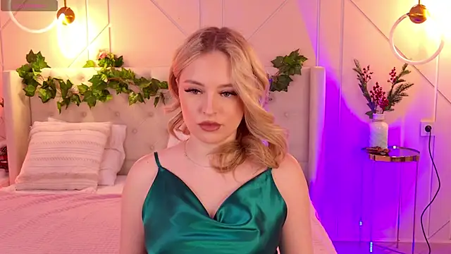 Snapshot of EllyLinn chatting on March 19, 5:17 pm EllyLinn online show from March 19, 5:17 pm