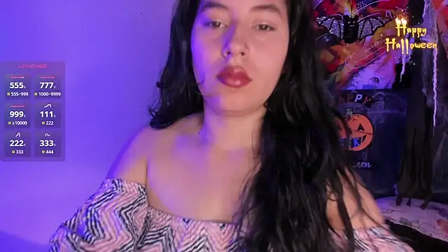 Snapshot of violet_blaze chatting on November 1, 10:17 am violet blaze online show from November 1, 10:17 am