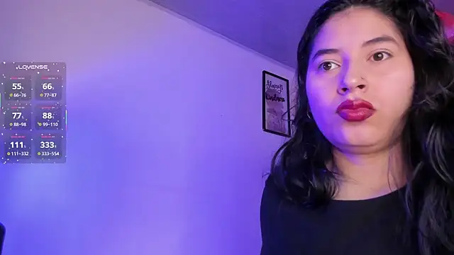 Snapshot of violet_blaze chatting on November 4, 10:14 am violet blaze online show from November 4, 10:14 am