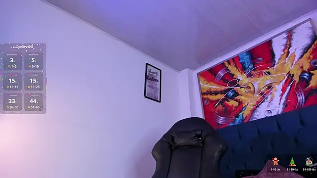 Snapshot of violet_blaze chatting on November 23, 10:04 am violet blaze online show from November 23, 10:04 am