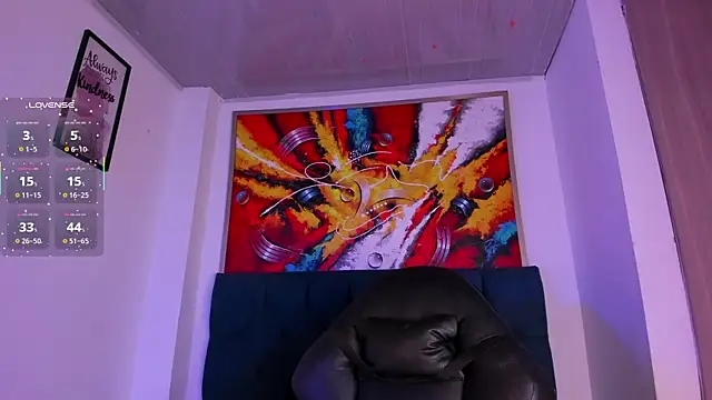 Snapshot of violet_blaze chatting on December 3, 11:30 am violet blaze online show from December 3, 11:30 am