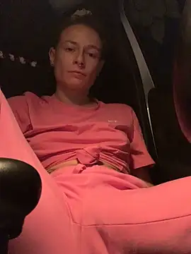 GoldenPussy1329 online show from November 11, 8:31 pm