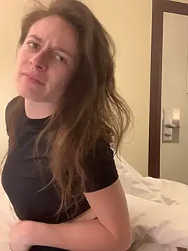 GoldenPussy1329 online show from March 13, 2:18 am