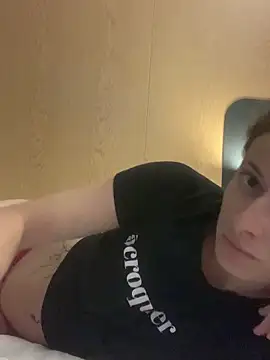 GoldenPussy1329 online show from April 29, 9:21 pm