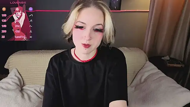 luna son online show from March 8, 9:40 pm