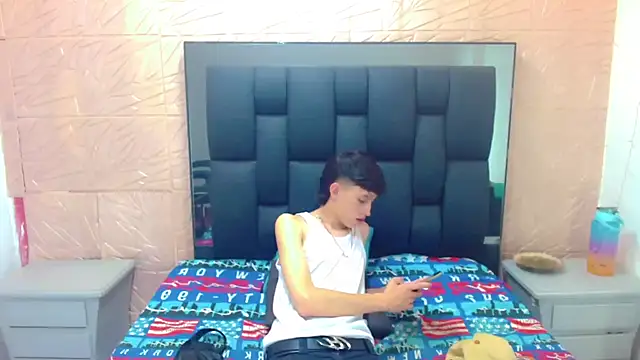 Snapshot of thaigo_twink38 chatting on October 31, 4:02 am thaigo twink38 online show from October 31, 4:02 am