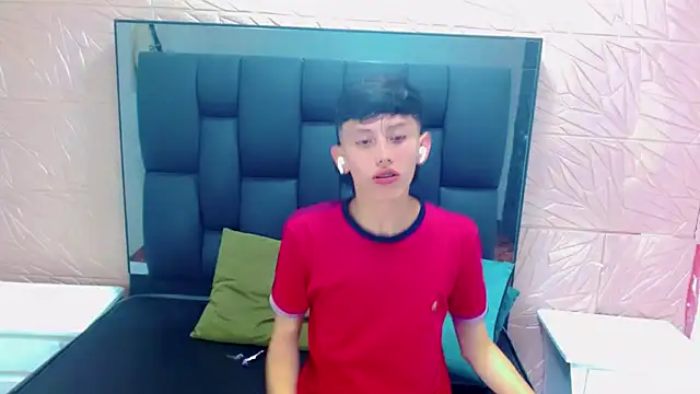 Snapshot of thaigo_twink38 chatting on December 15, 5:01 am thaigo twink38 online show from December 15, 5:01 am