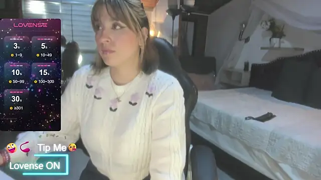 sophialyh 1 online show from April 28, 3:39 pm