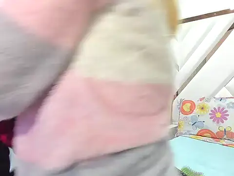 AliceCat 01 online show from December 19, 5:03 am