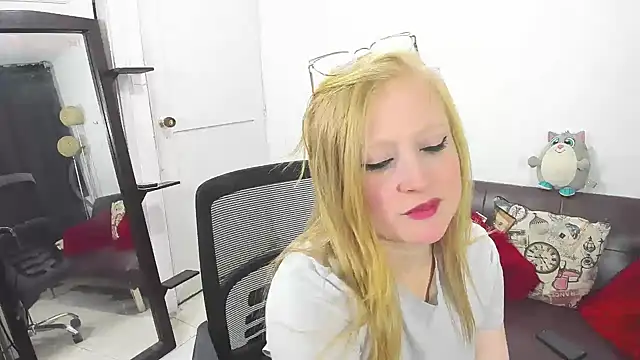 AliceCat 01 online show from February 8, 8:07 am