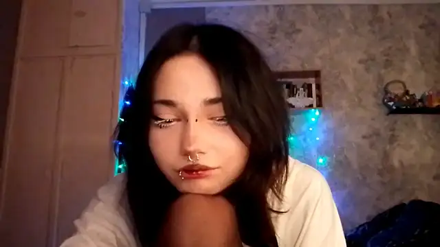 Beeping Creature online show from October 18, 4:41 pm