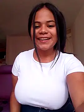 Snapshot of Antonela_19 chatting on October 25, 3:07 pm Antonela 19 online show from October 25, 3:07 pm