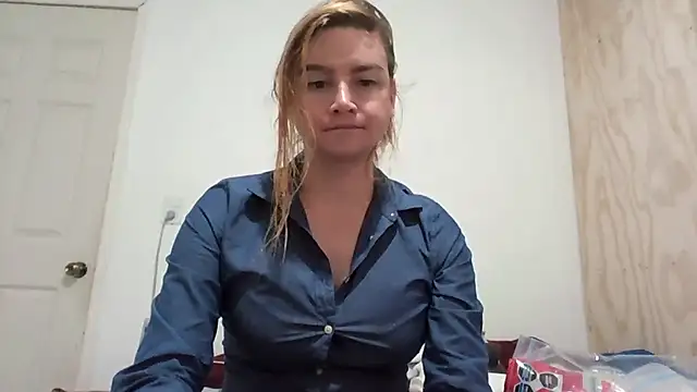 Snapshot of vagimosa chatting on October 27, 1:31 am vagimosa online show from October 27, 1:31 am